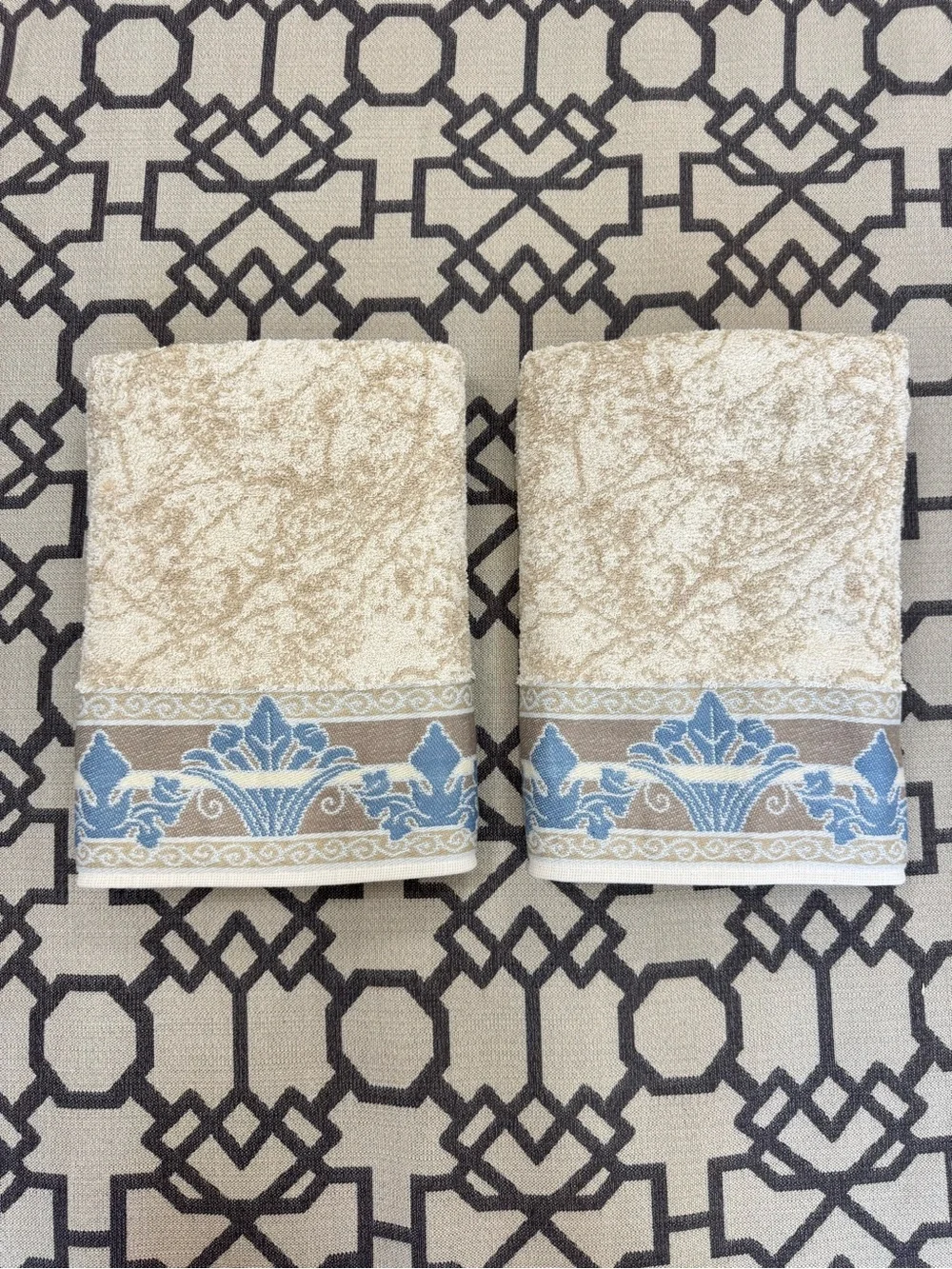 NWT Royal Velvet Fieldcrest RU Florentine Champagne Bath Towels Set of 2 USA